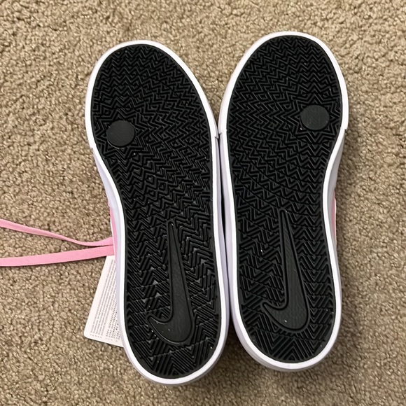 NWT Men’s Nike SB Charge Suede, Pink, 9 CT3463 601 SAMPLE - Picture 7 of 8